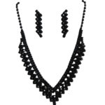 Collar de piedras en color negro