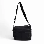 Crossbody con diseño funcional y espacio sorprendente